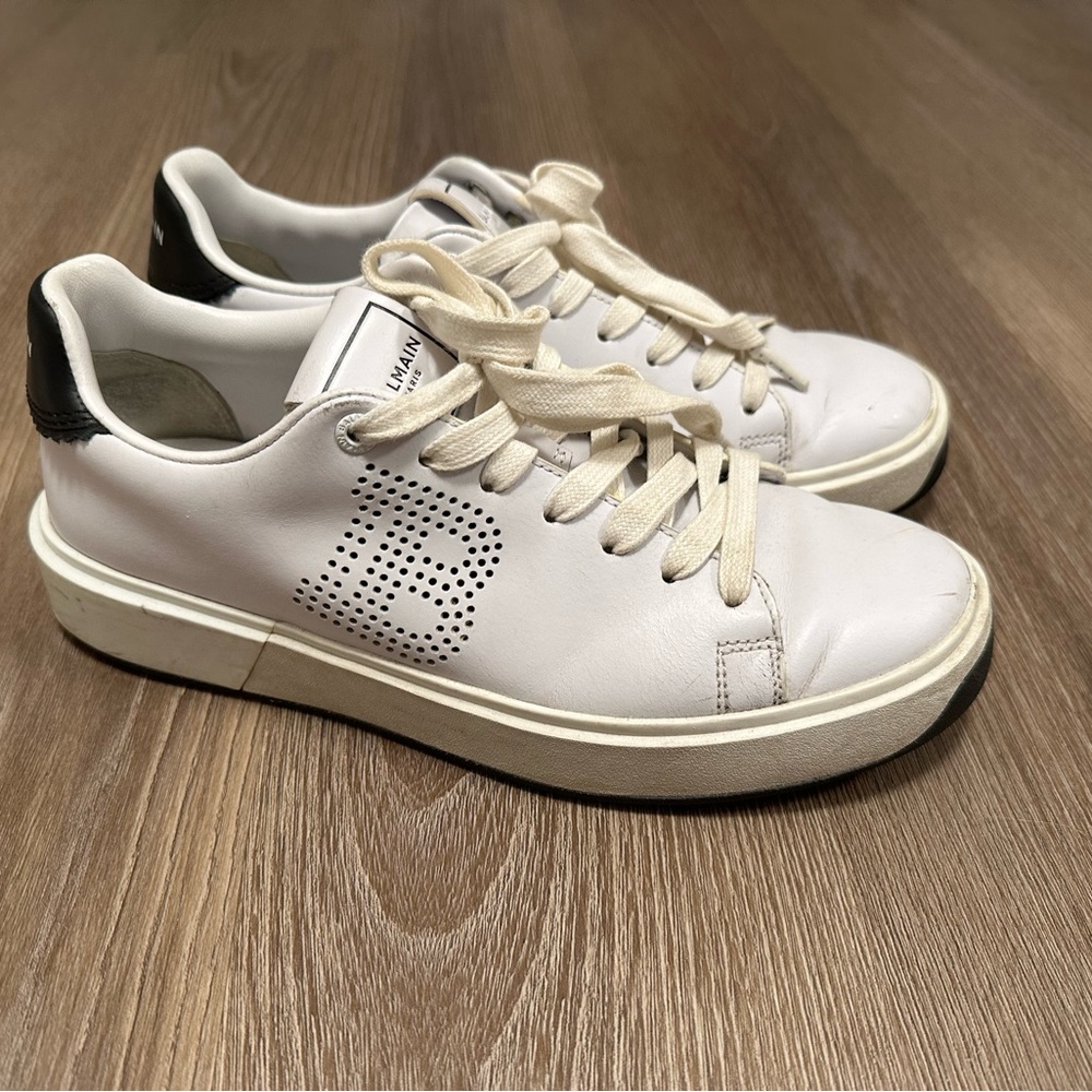 Balmain B-court low top sneakers. 38 size. 100% leather.